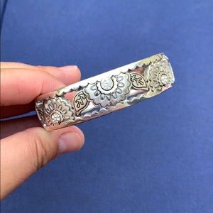 Brighton flower magnet close silver bracelet EUC